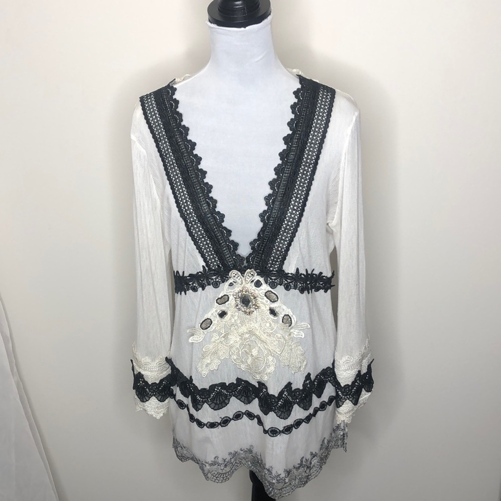 Hugging kisses women’s deep v neck lacy embroidered light weight long sleeve